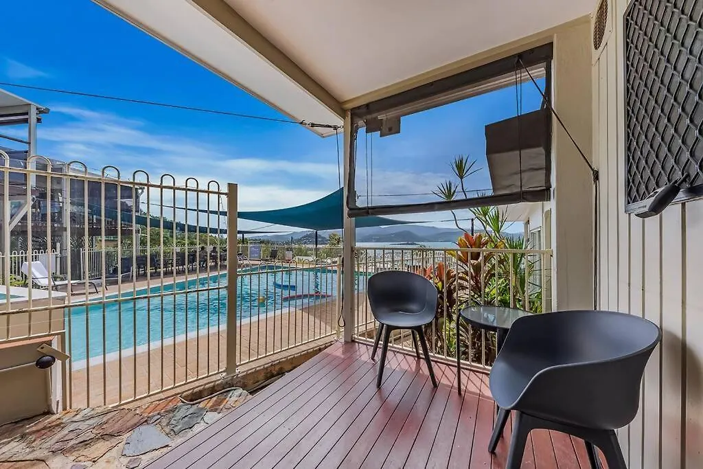 Apartment Beach Shack At Airlie Airlie Beach